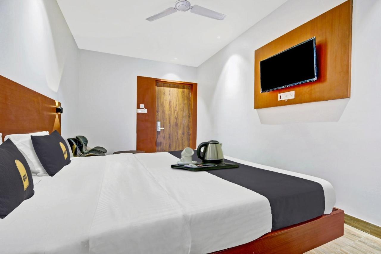 Townhouse Oak Hi-City Hotel Guwahati Ngoại thất bức ảnh